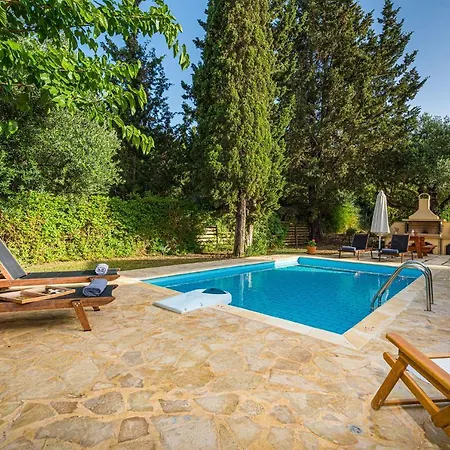 The Old Well * Plános